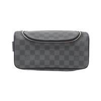 ルイ・ヴィトン(LOUIS VUITTON)ルイヴィトン ダミエ グラフィット トワレ ポーチ N47625 ポーチ｜2600044595890｜【公式】新品中古どちらもブランドの通販ならブランドオフ・オンラインストア|  BRAND OFF Online Store