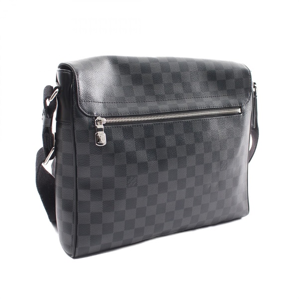 ルイ・ヴィトン(LOUIS VUITTON)ルイ・ヴィトン ディストリクト MM NM ダミエグラフィット ショルダーバッグ バッグ メンズ  N41029｜2107601001615｜【公式】新品中古どちらもブランドの通販ならブランドオフ・オンラインストア| BRAND OFF Online  Store