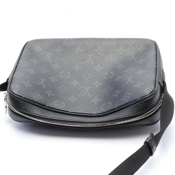 ルイ・ヴィトン(LOUIS VUITTON)ルイ・ヴィトン アウトドアメッセンジャーPM ショルダーバッグ バッグ メンズ M30233｜2118800110596｜【公式】新品中古どちらもブランドの通販ならブランドオフ・オンラインストア|  BRAND OFF Online Store